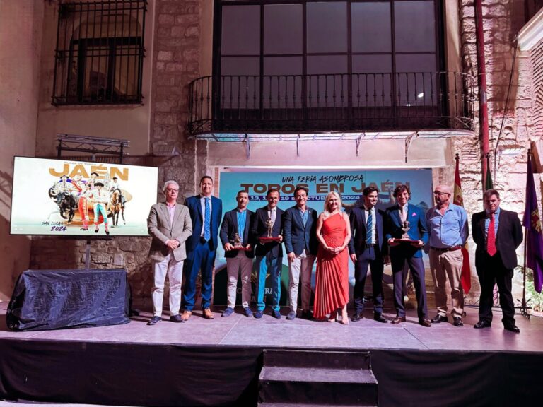 Figurines avec 'Victorinos' et une courte liste de banderilleros, incentives à Jaén