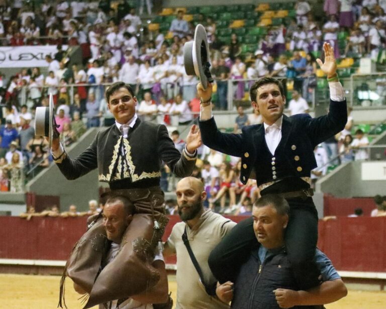 Guillermo Hermoso et Sergio Pérez de Gregorio, fermeture de la Puerta Grande à Burgos