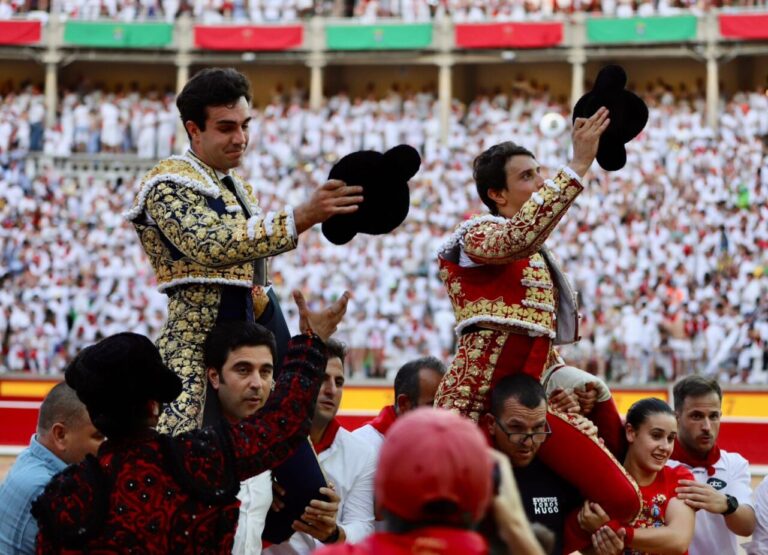 Roca Rey et Tomás Rufo triomphent dans une corrida digne de San Fermín