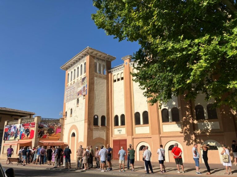 Attente débordée lors de l'ouverture des billets en vrac pour San Julián
