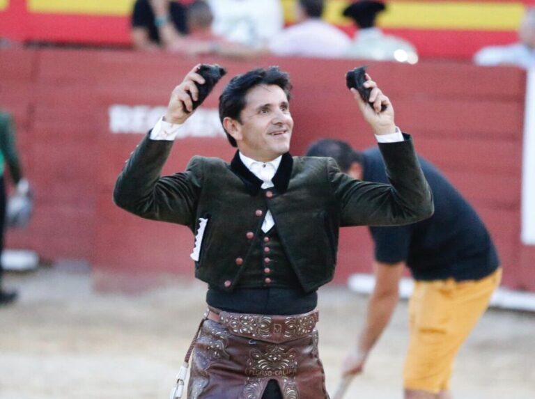 Diego Ventura, trois oreilles dans un autre après-midi d'enseignement à cheval à Requena