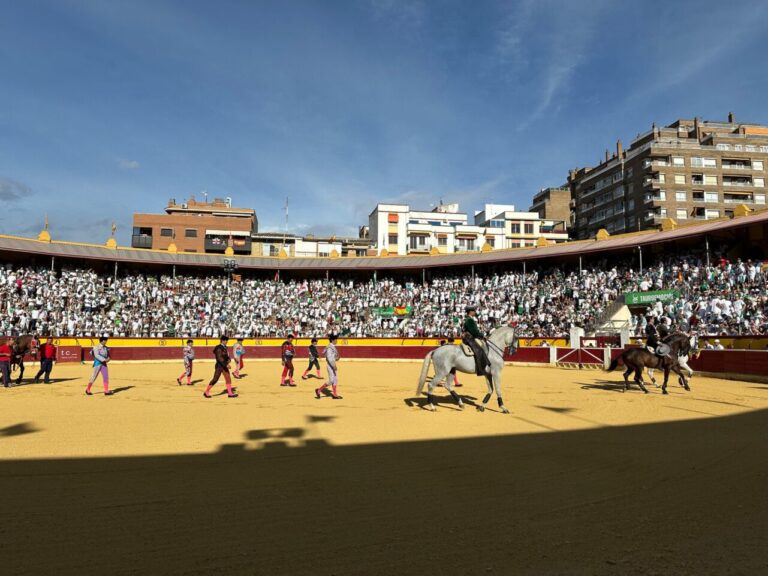 Lea Vicens efface encore une fois la tâche avec la peine de mort ; Séance plénière d'Andy Cartagena, deux autres oreilles dans la salle (Direct: Huesca)
