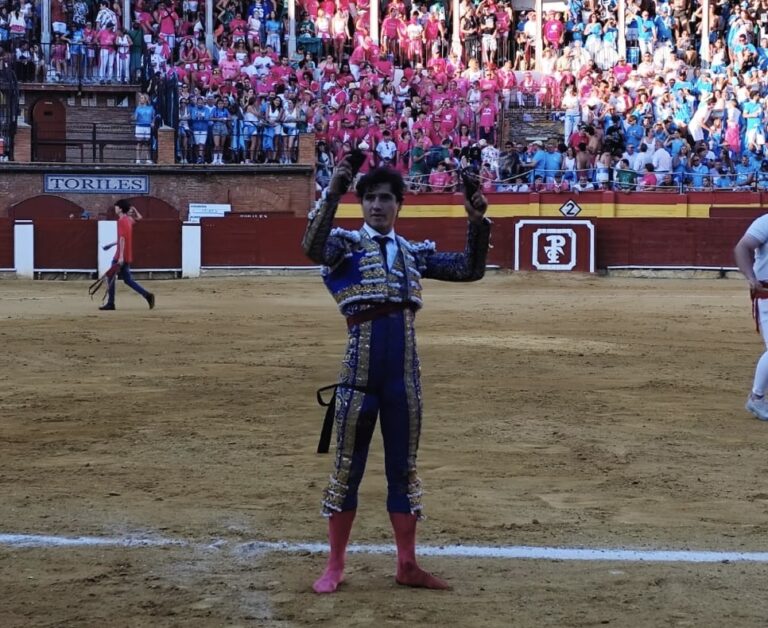 Luis David, encorné de 10 centimètres à la cuisse droite et triomphe aux côtés de Jesús Enrique Colombo à Calatayud