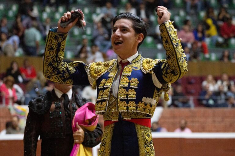 Luis Garza, sur les épaules du Palacio del Arte de Morelia