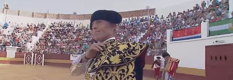 Manuel Escribano enlève l'oreille d'un bon second à El Torero (Direct : Tarifa)