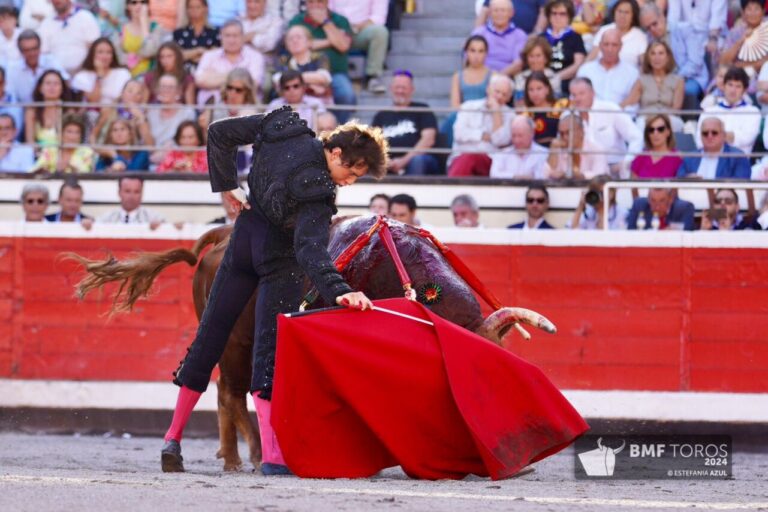 Roca Rey : « Je suis très heureuse de la foire de Bilbao. Ce qui est dommage, c'est qu'il n'y a pas eu de triomphe en coupant les deux oreilles d'un taureau.