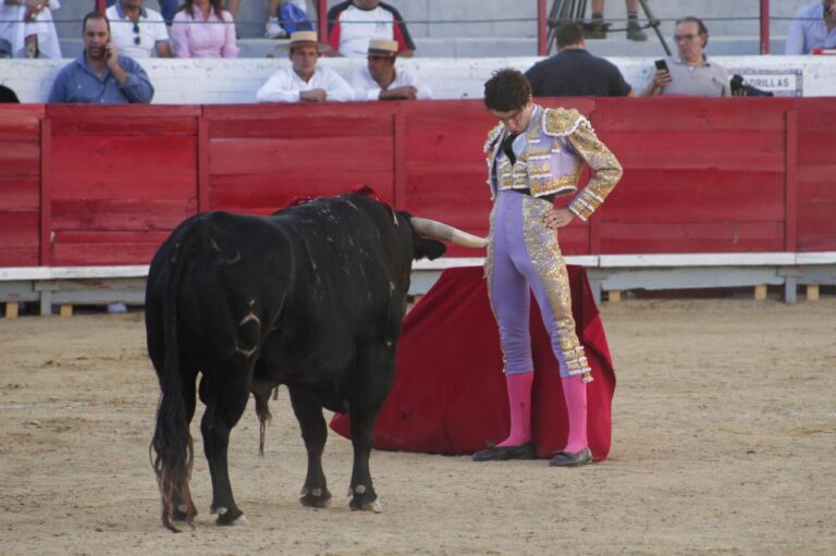 Capacité de Víctor Hernández, oreille en troisième (Direct: Bargas)