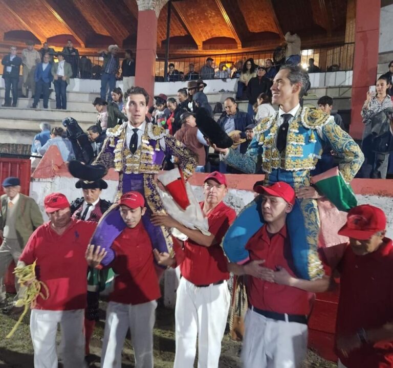 Diego Silveti et Ginés Marín montent sur les épaules à Salvatierra