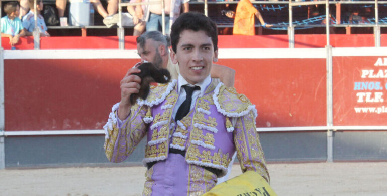 La corrida suspendue après que César Pacheco ait été rattrapé au cinquième