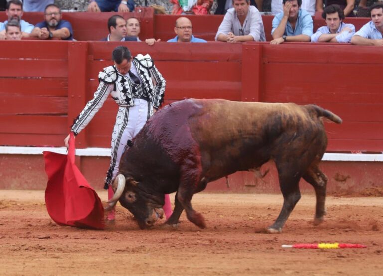 Ovation pour Ginés Marín avant le troisième faible (Direct: Aranjuez)