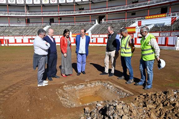 Début des travaux de rénovation du trottoir et du drainage des arènes de Santander