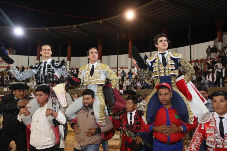 Jesús Enrique Colombo, David Galván et Joaquín Galdós, grande clôture de la foire de Cajabamba