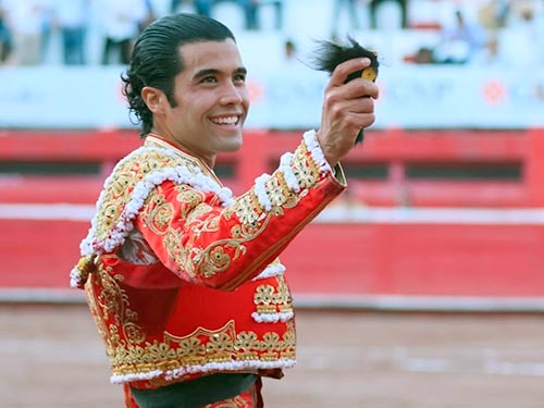 L'accouchement de Diego San Román, qui a coupé l'oreille unique, et la corrida de Juan Ortega se démarquent dans la première de la foire de Monterrey