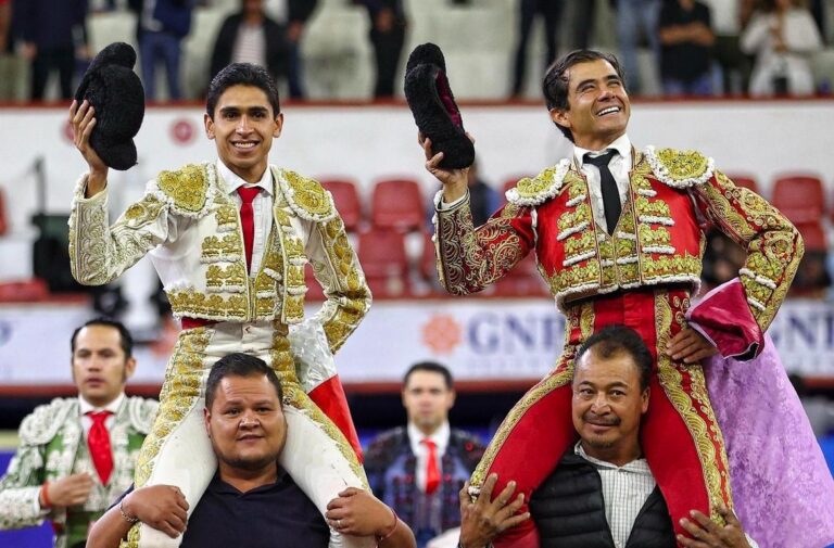 Aguascalientes : Joselito Adame et Héctor Gutiérrez gravent leurs noms à l'occasion de l'anniversaire d'or du Monumental