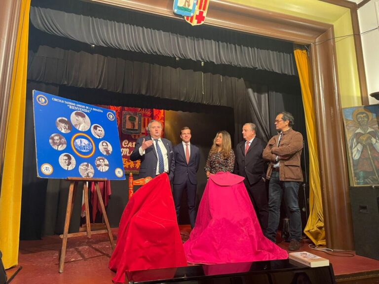 Javier Cortés enseigne la tauromachie à Barcelone