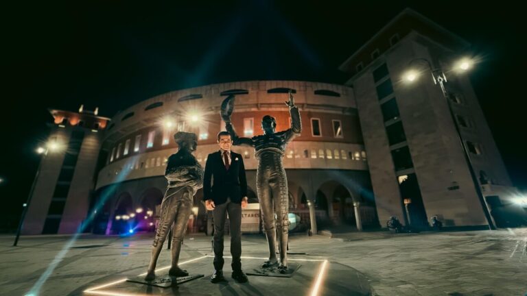 Joselito Adame rejoint les figures de bronze du Monumental de Aguascalientes