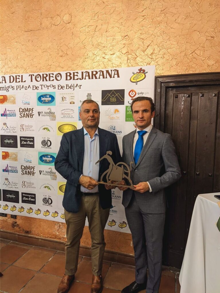 Damián Castaño et la Mairie de Guijuelo, récompensés au XXIV Gala Taurin de Béjar