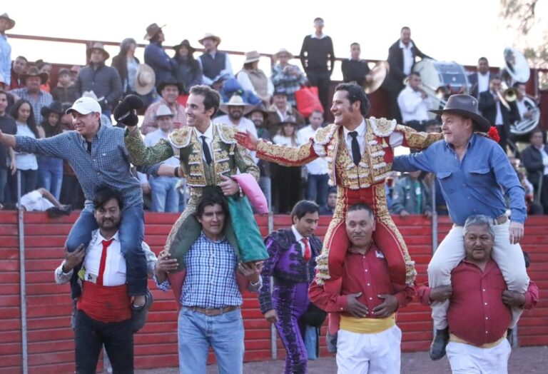 Ferrera coupe deux oreilles à Tenancingo ; José Mauricio et Angelino de Arriaga graciés à Tepojaco (Plus de célébrations)