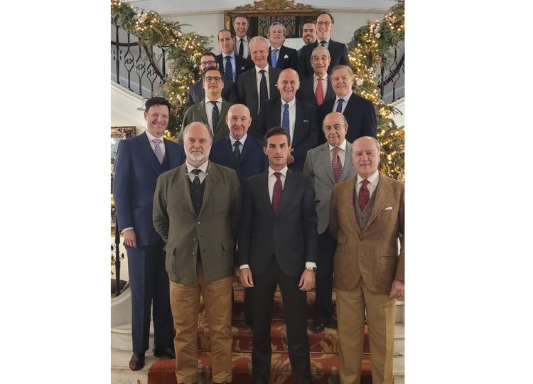 Le club taurin Real Gran Peña de Madrid rend hommage à Fernando Adrián après son importante saison 2024