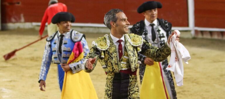 Luis Bolívar, vainqueur de Cali à la foire d'adieu à la Plaza de Cañaveralejo
