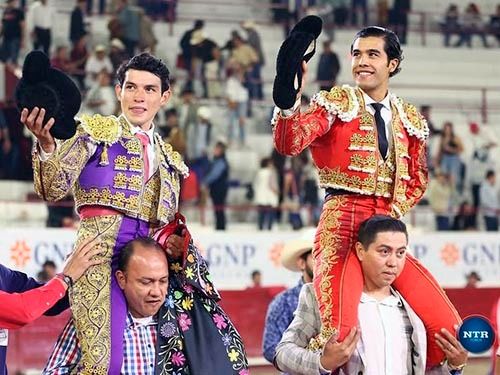 San Román et Fonseca, sur les épaules de la Corrida de las Luces de León