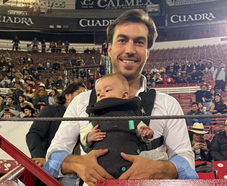 Un fan de quatre mois au Mexique fait ses débuts