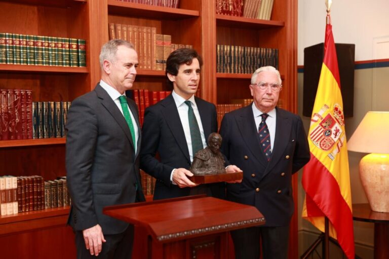 Juan Ortega recueille le prestigieux MANOLO Vázquez Memorial dans le «El Aero»