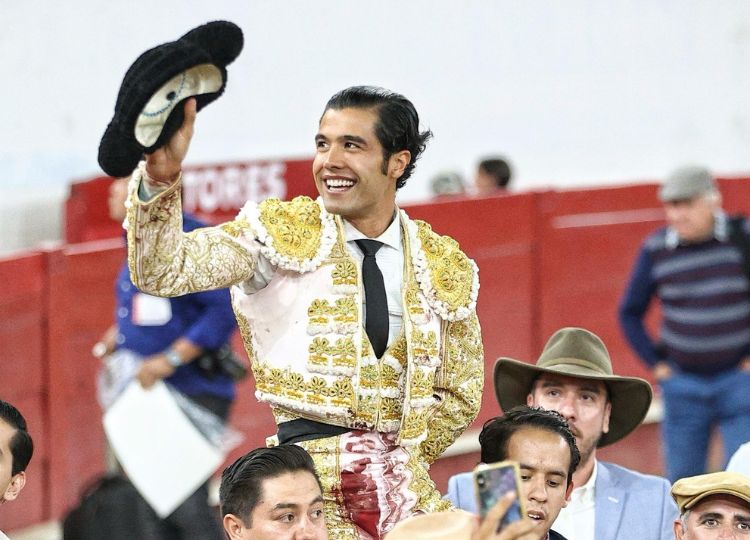 Diego San Román lance un impulsion à Roca Rey et est un gagnant à Guadalajara