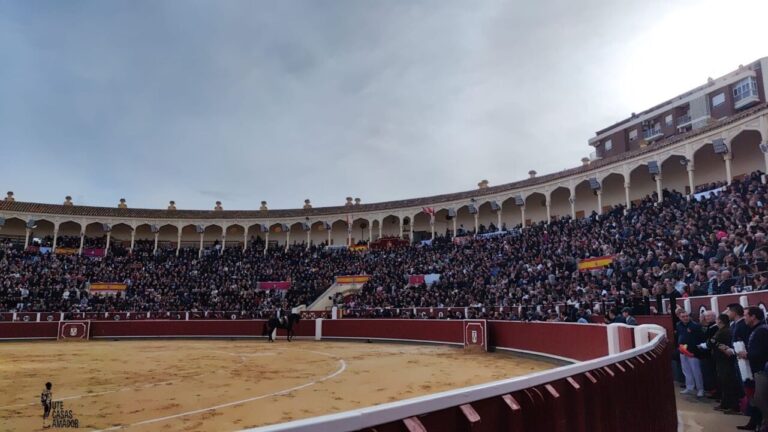 Triumphal et solidarité maximale de la corrida avec les habitants de Letur