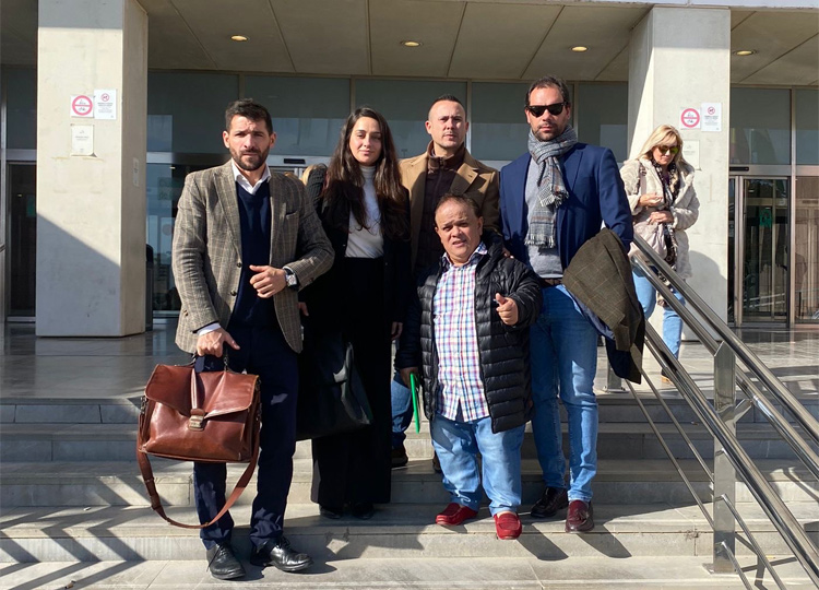 Un tribunal de Malaga a condamné le droit d'exercer l'activité professionnelle des spectacles de bandes dessinées