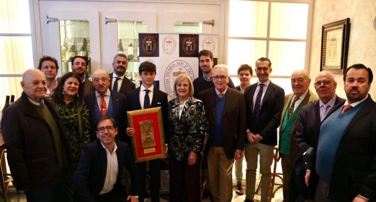 Aaron Palacio, meilleur novillero de 2024 à Séville pour la Taurine Tertulia «Los 13»