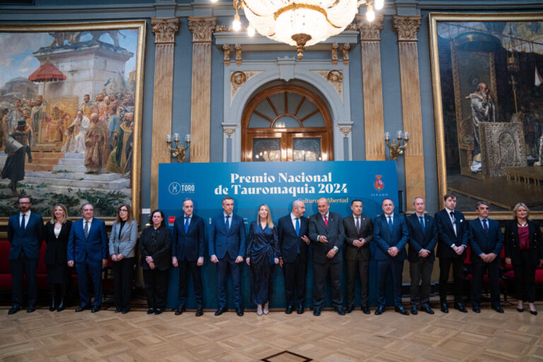 Cela a été l'acte de livraison du prix national Tauromaquia du Sénat