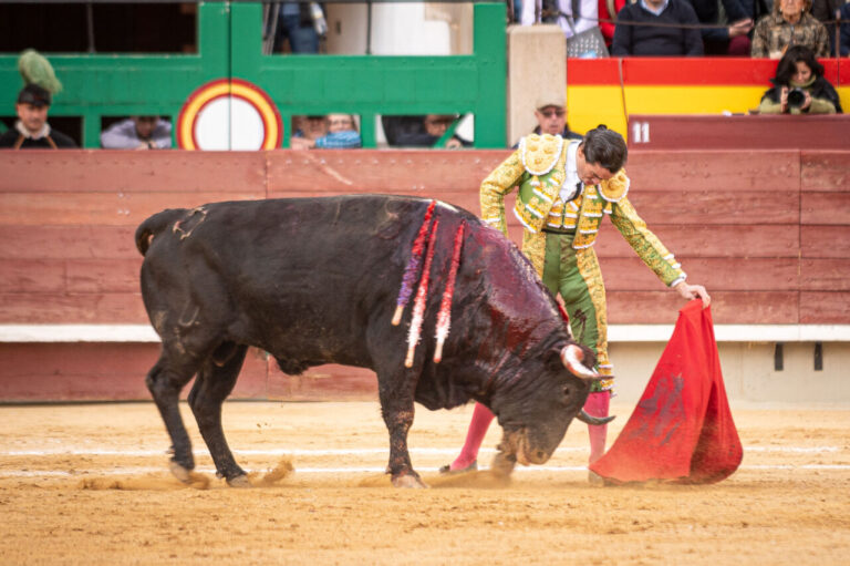 Juan Ortega prend l'opposé aux horloges à Castellón