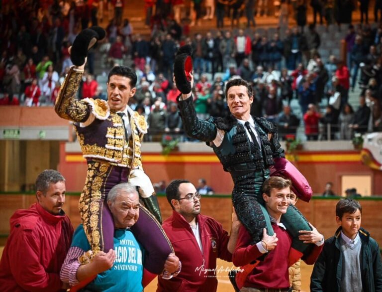 La plénitude de Talavante et le classicisme des Urdiales, sur les épaules à Arnedo