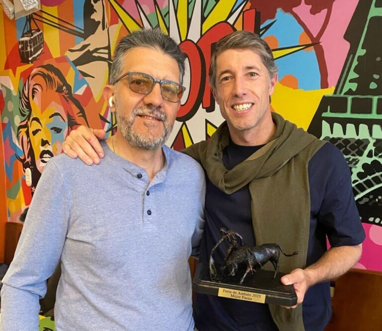 Manuel Escribano, décerné pour la meilleure tâche de la foire Ambato