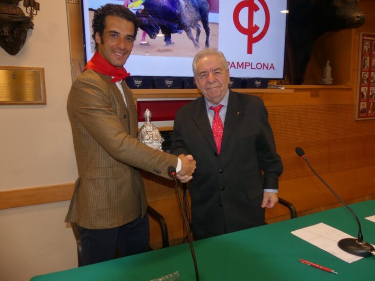 Morenito de Aranda, honneurs au Pampelune Bullfight Club