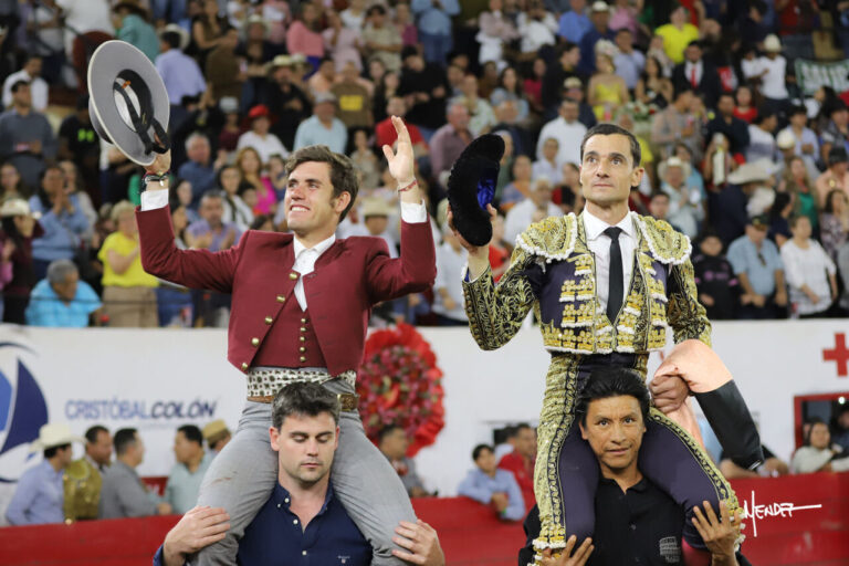Paco Ureña et Guillermo Hermoso de Mendoza ont mis la broche d'or au carnaval Autlán