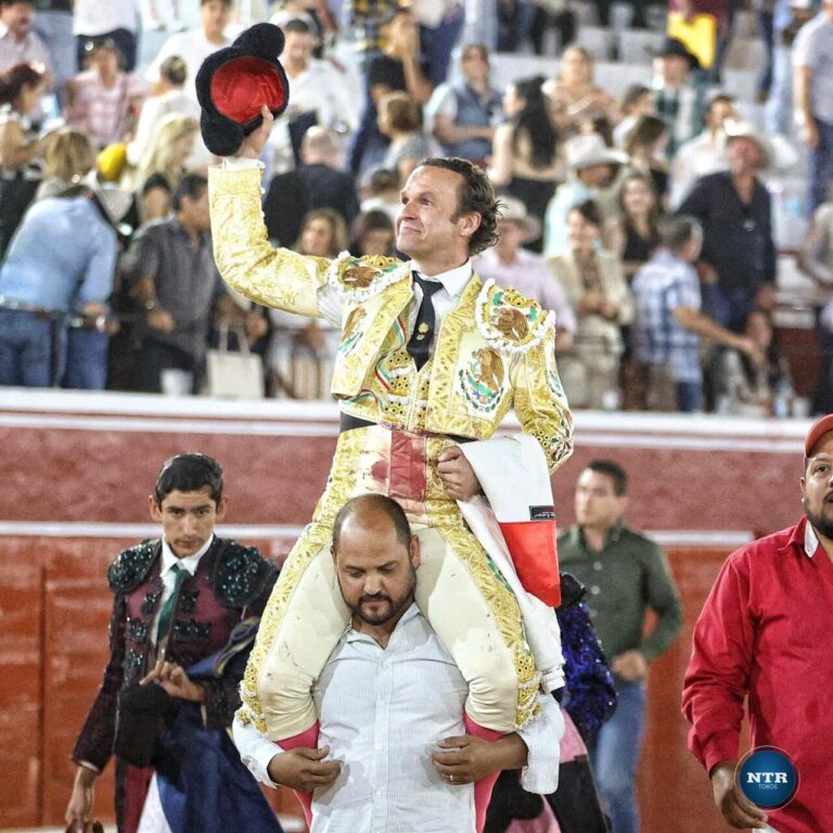 Une pléthorique Ferrera triomphe à la fermeture du carnaval de Jalostotitlán