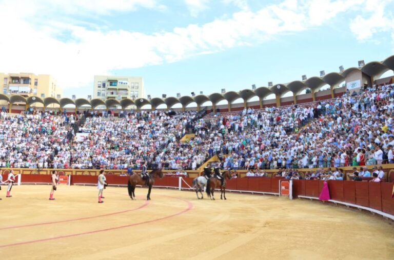 Algeciras: figures et grands noms dans une vraie vraie foire 2025