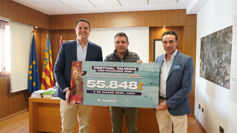 Enrique Ponce et Tauroemotion livrent plus de 55 000 euros à Chiva du Festival Benefic de Jaén
