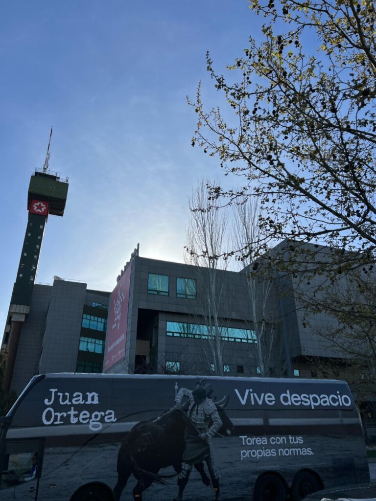 Le bus de Juan Ortega et sa campagne «en direct lentement», sur Telemadrid un mois après ses débuts à San Isidro