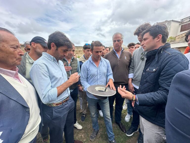 Super ambiance dans la tombola du retour des taureaux de Miura à Inca