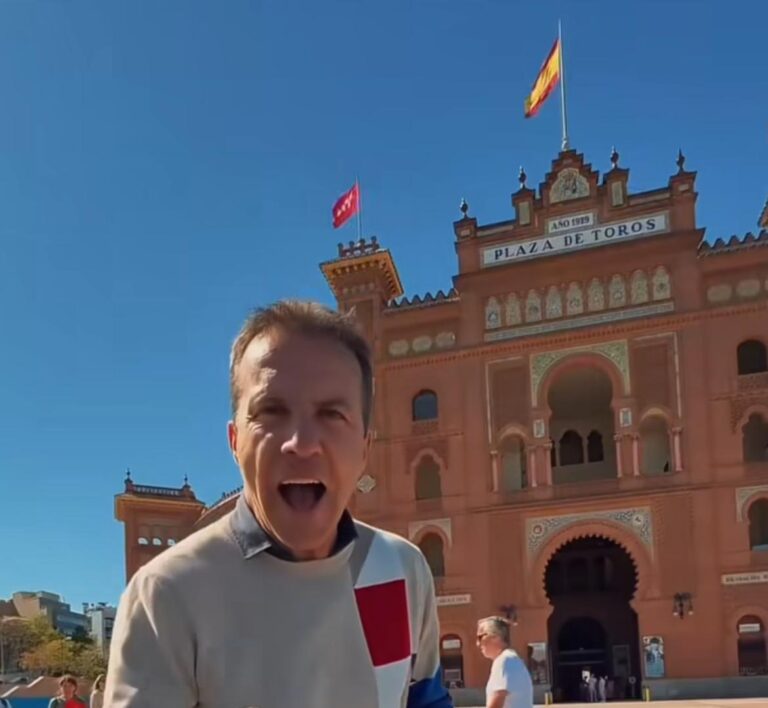 Cristóbal Soria trouve «le temple de Madrid» (spot de Plaza 1 pour San Isidro)