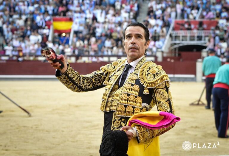 Uceda Leal: «Je n'ai pas de mots pour remercier la profession et cet endroit tout l'amour. Ce fut une tâche mesurée, avec des choses de plaisir '