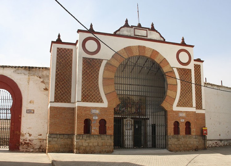 Tauroemotion fait ses débuts à Andújar avec un cartelazo