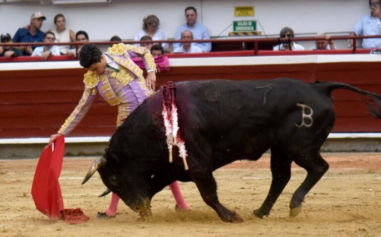 Marco Pérez prend l'après-midi d'ouverture de la foire de Cali