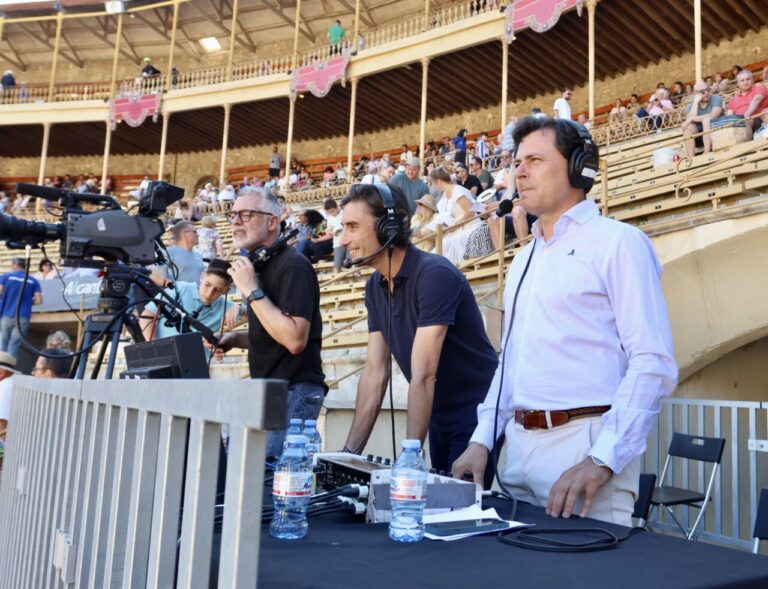 À Punt proposera en direct deux corridas de Magdalena et une de Fallas
