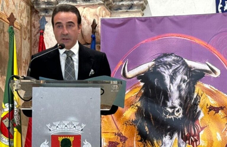 Enrique Ponce, protestant en proclamant à Olivenza : « S'il vous plaît, arrêtez de politiser ce Festival qui est tellement le nôtre »