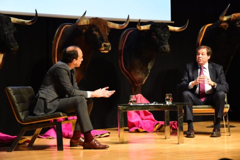 Justo Hernández captive à la première de « MasterClassTOROS @JavierLorenzo »