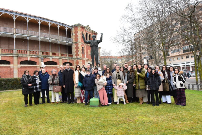 Salamanque continue d'honorer Julio Robles 25 ans après